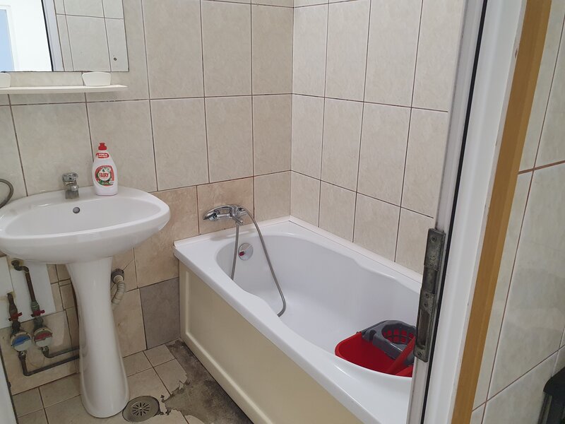 Drumul Taberei, Valea Oltului, 2 camere, 1/4, bl. 73 termopan liber 90000 E
